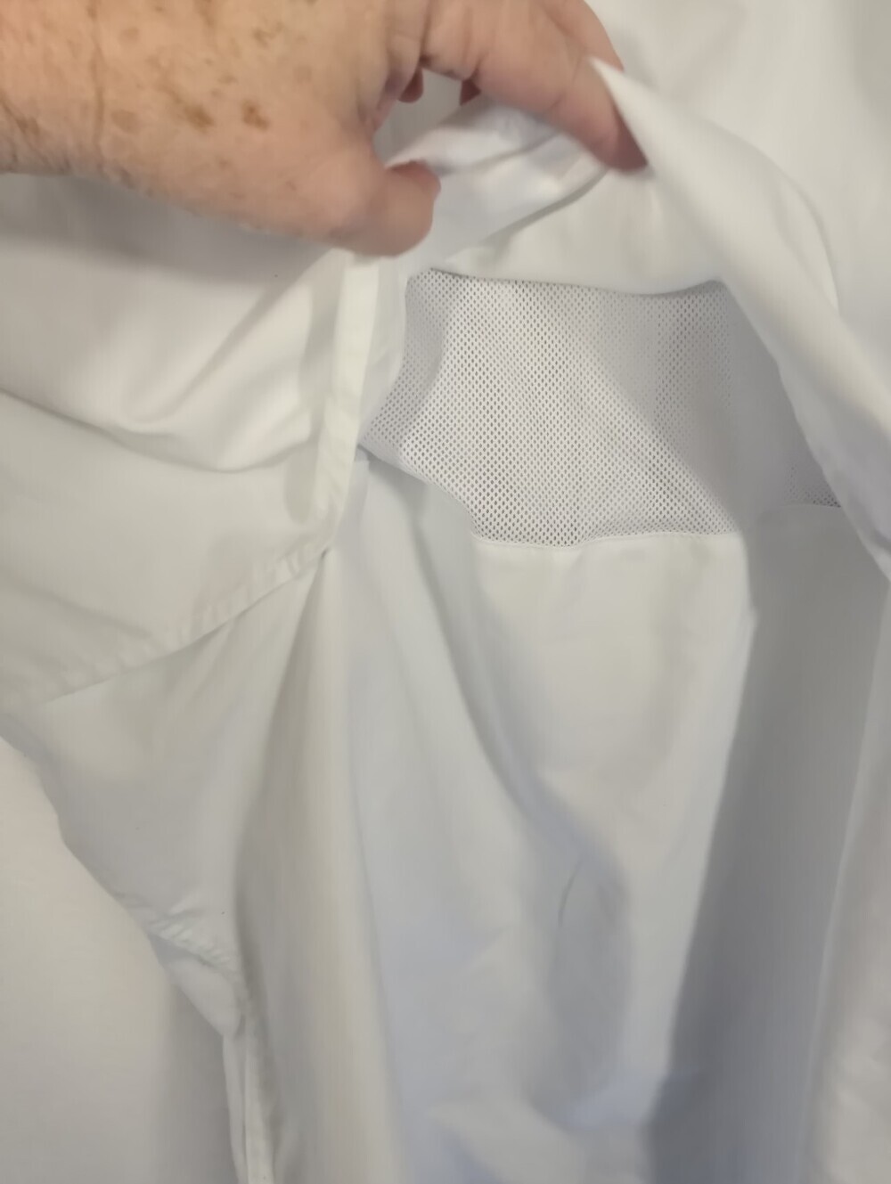 Magellan Fishgear White Embroydered Guayabera S Sleeve Poly Shirt. Mens L - Picture 12 of 13